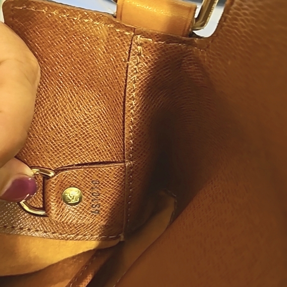 Bought the bag in japan. I dont use it. - Picture 3 of 7